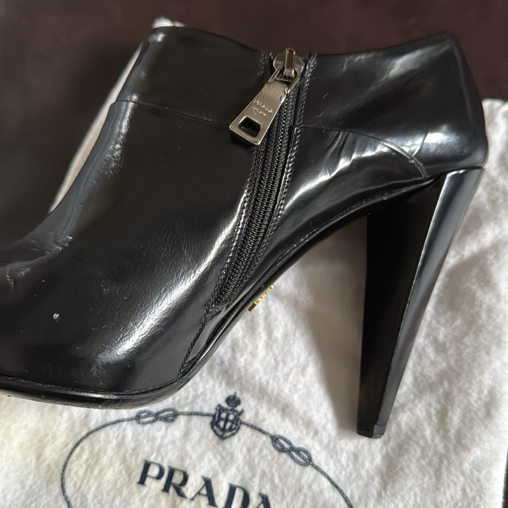 Authentic Prada Boots. - Picture 10 of 10